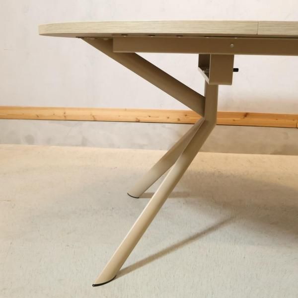 イタリアのCalligaris(カリガリス)社のブランドconnubia(コヌビア)の