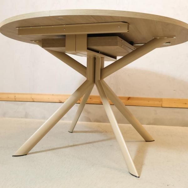 イタリアのCalligaris(カリガリス)社のブランドconnubia