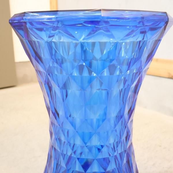 Kartell STONE 青色 プラスチック製 多面体スツール Stone Stool – Design Public