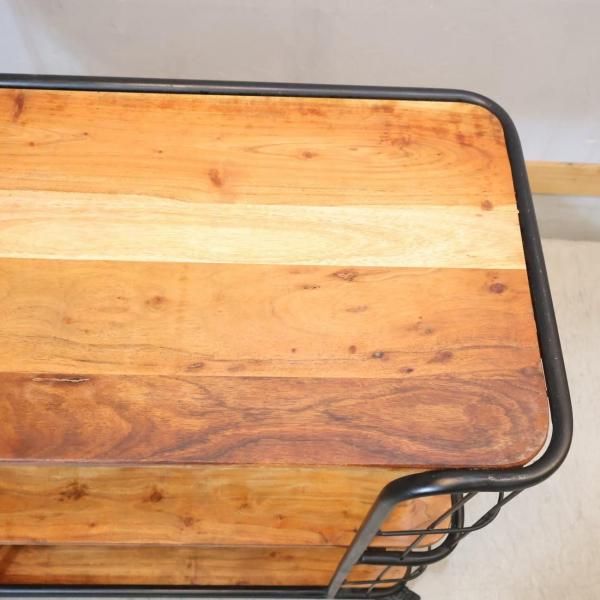 SPICE OF LIFE(スパイスオブライフ)の3段ワイドワゴンラックです。長年