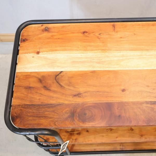 SPICE OF LIFE(スパイスオブライフ)の3段ワイドワゴンラックです。長年