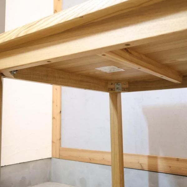 無印良品の稀少なタモ材を使用したダイニングテーブルです♪80×80cmの
