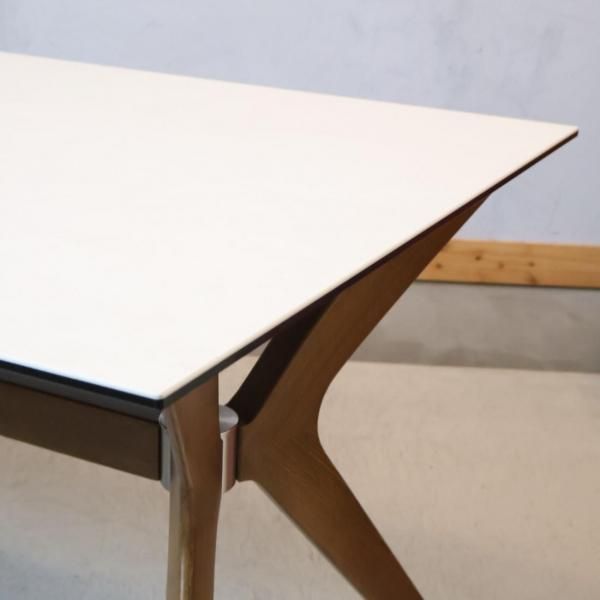 カリガリス　イタリア　ダイニングテーブル　アンティーク　ビンテージ　おしゃれ　木 イタリアのCalligaris(カリガリス)社のTOKYO(トーキョー) ダイニング