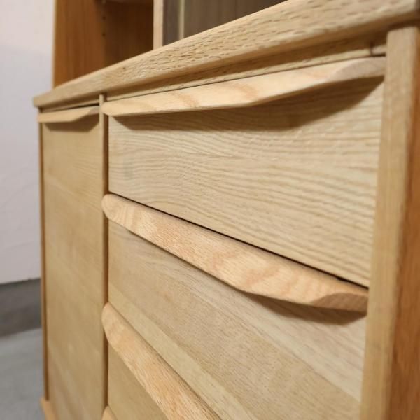 MOMO natural(モモナチュラル)のVENT カップボードです。オーク