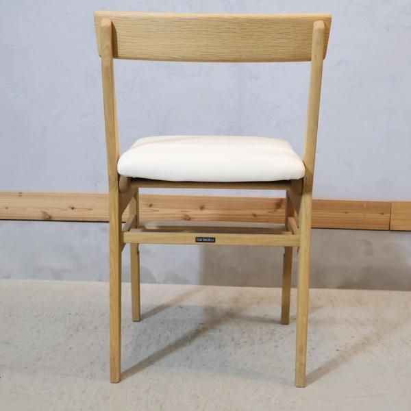 karimoku(カリモク)のデスクチェアー/XT0611IEです。座面と足のせ板は