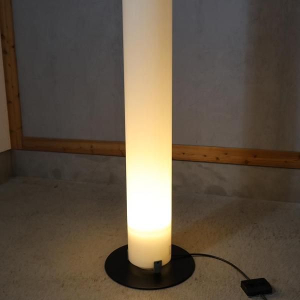 yamagiwa(ヤマギワ)取り扱いのイタリアFLOS(フロス)社のアッキーレ