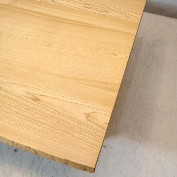 karimoku(カリモク家具)の木挽シリーズ 栓 和風民芸座卓です