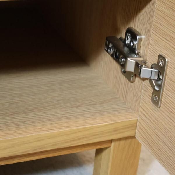 人気の無印良品(MUJI)のオーク材 キャビネット・木製扉