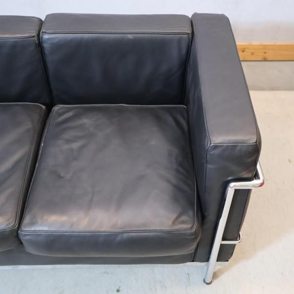 【極美品】 LC2 リプロダクト IDC大塚家具 黒本革 ル・コルビュジエ IDC大塚家具 LC2 3人掛けソファ 黒本革 リプロダクト 入荷しま