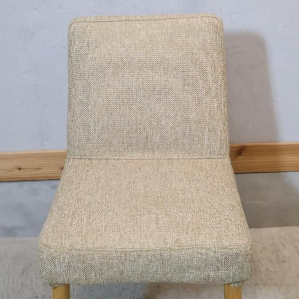 MOMO natural(モモナチュラル)のSTICK COVER CHAIR です。コンパクトな