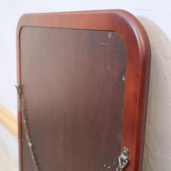 karimoku(カリモク家具)にて取り扱われていたウォールミラーです