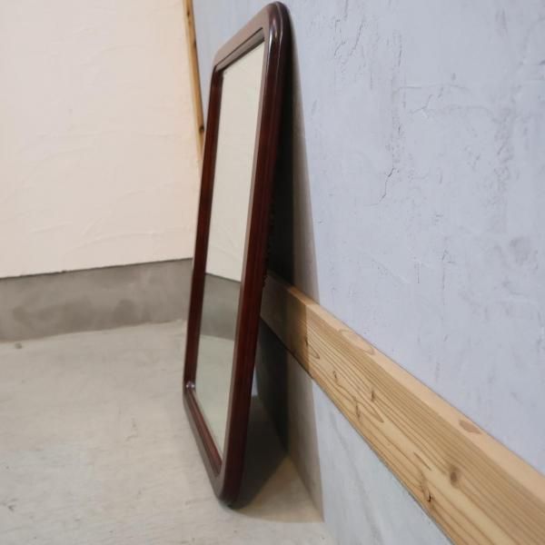 karimoku(カリモク家具)にて取り扱われていたウォールミラーです