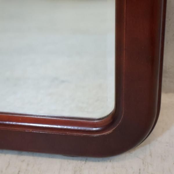 karimoku(カリモク家具)にて取り扱われていたウォールミラーです