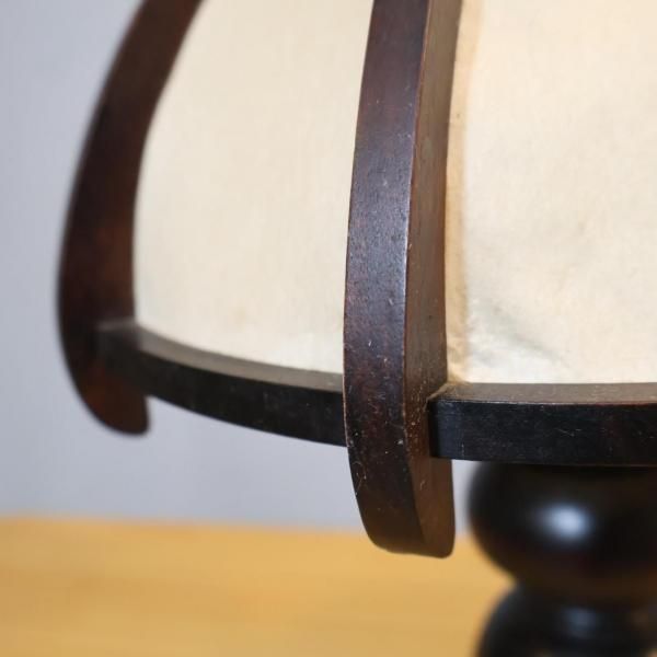 北海道民芸家具(HOKUMIN)の良質な樺材を使用したテーブルランプです