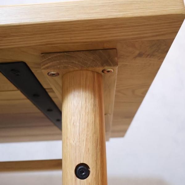 unico(ウニコ)のNEAL(ニール)シリーズのダイニングテーブルです