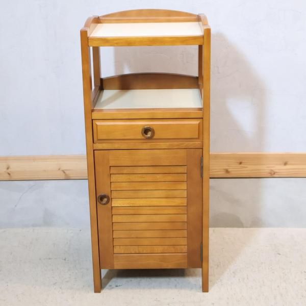 国内老舗家具メーカーkarimoku(カリモク家具)の電話台です。昭和