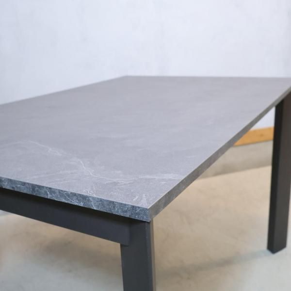 イタリアのテーブルメーカーALTACOM(アルタコム)の