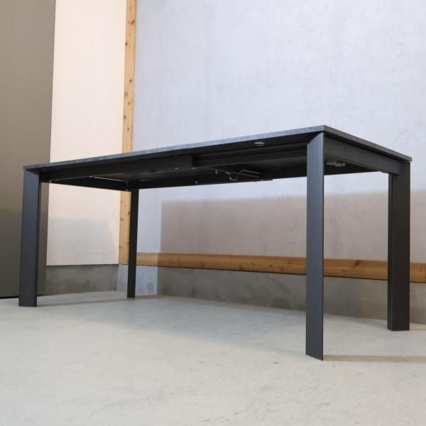 イタリアのテーブルメーカーALTACOM(アルタコム)の