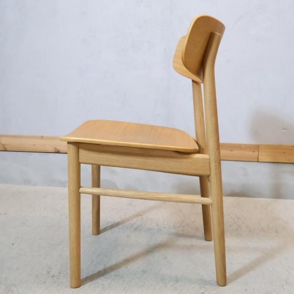 人気の無印良品(MUJI)のオーク材を使用したラウンドチェアです