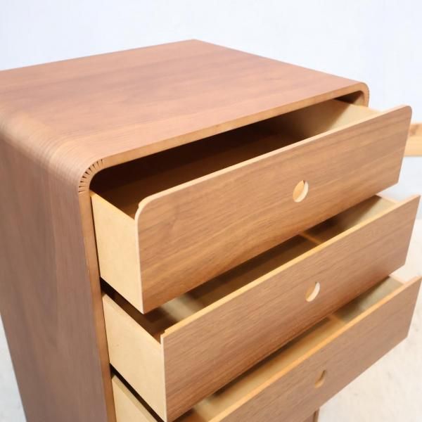 dinos(ディノス)のTiroirs(ティロワール) 6段チェストです。やさしく