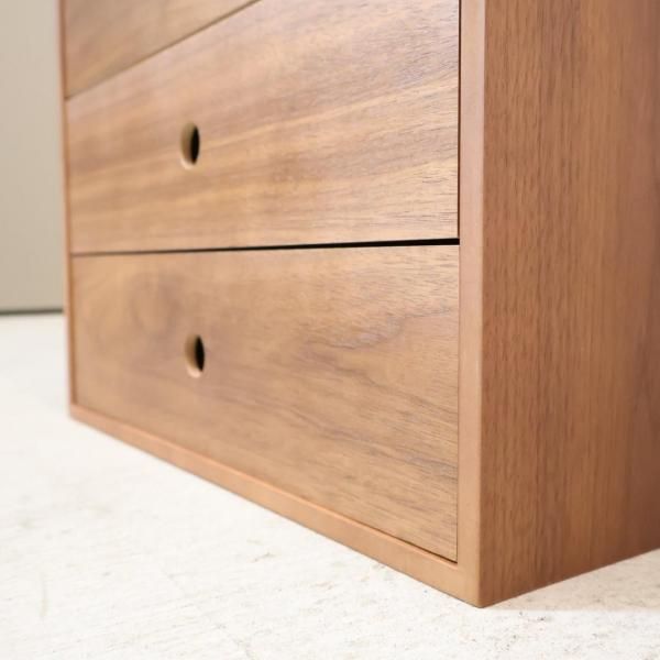 dinos(ディノス)のTiroirs(ティロワール) 6段チェストです。やさしく