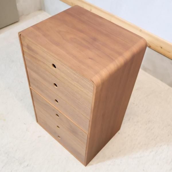 dinos(ディノス)のTiroirs(ティロワール) 6段チェストです。やさしく