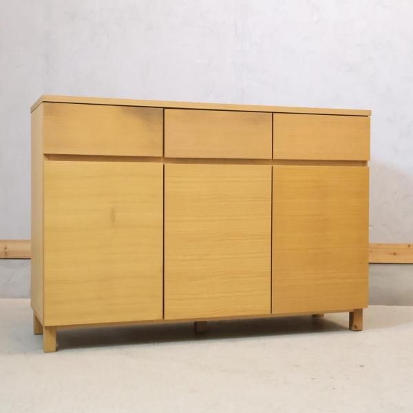 人気の無印良品(MUJI)のオーク材 キャビネット大・木製扉