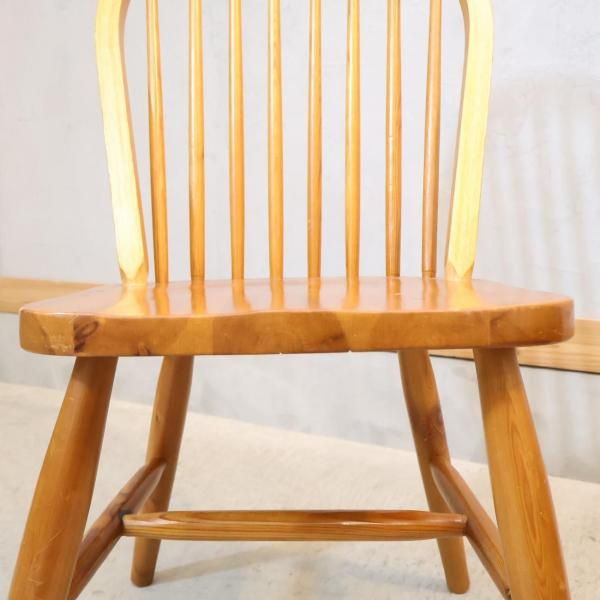 美品 ウインザーチェア カントリーチェア ウィンザーチェア 2脚セット 座面高44cm 天然木 カントリー調