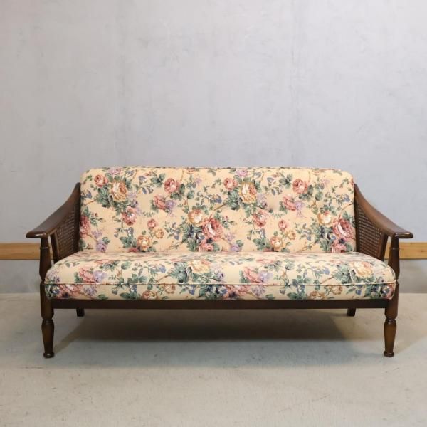 Karimoku(カリモク家具)のCOLONIAL(コロニアル)シリーズ 2人掛