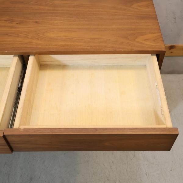 アクタス ACTUS ウォールナット チェスト 4段8杯 ※i1※ ACTUS(アクタス)のFB 4段チェストです。ウォールナット材の