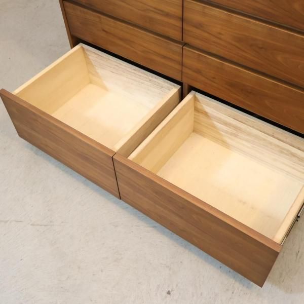 ACTUS(アクタス)のFB 4段チェストです。ウォールナット材の