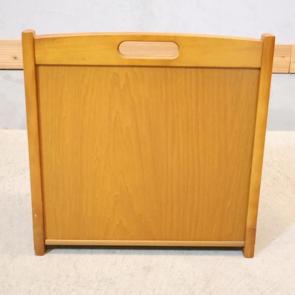 国内老舗家具メーカーkarimoku(カリモク家具)のマガジンラック