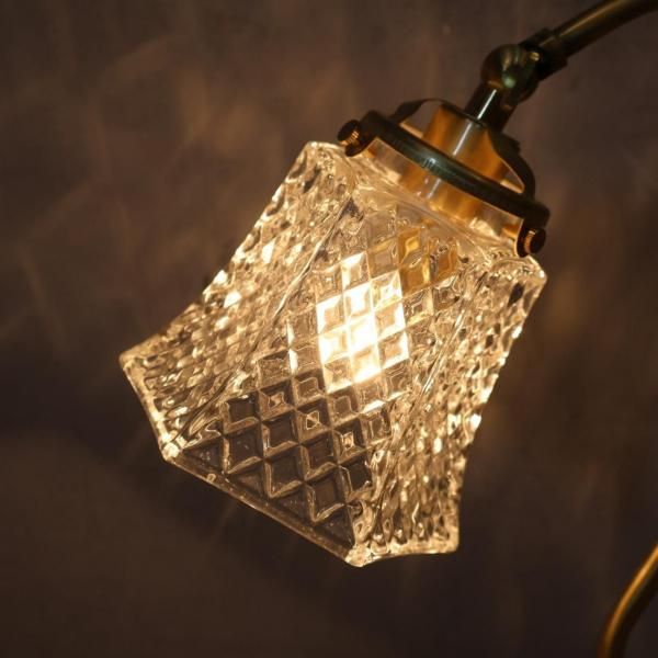 サンヨウアンティークライト sunyow(サンヨウ)のアンティーク調テーブルランプです