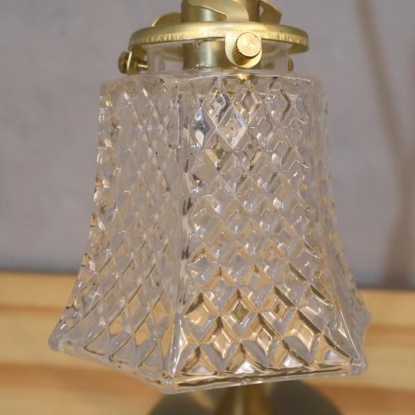 サンヨウアンティークライト sunyow(サンヨウ)のアンティーク調テーブルランプです