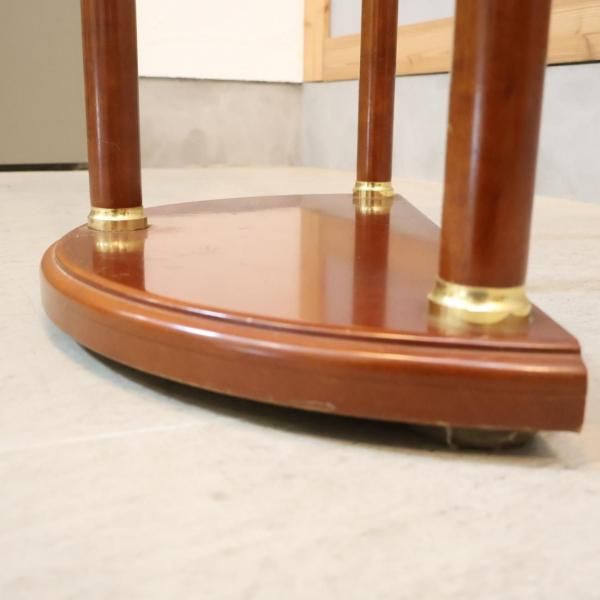 ヨーロピアンアンティーク調 コンソールテーブル ヨーロピアンアンティーク調のコンソールテーブルです。ハーフ