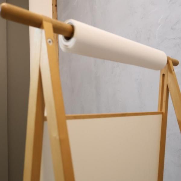 北海道旭川のメーカーcosine(コサイン)のお絵描きシェルフです