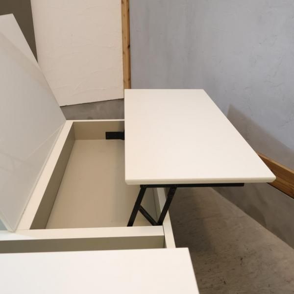 専用取付無料！ボーコンセプト Chiva 北欧風ホワイト小さめコーヒーテーブル✨ 北欧デンマークのブランドBoConcept(ボーコンセプト)のChiva