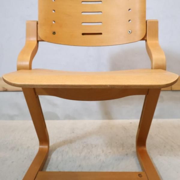 日本生まれ、デンマーク育ちのシリーズFormio(フォルミオ)の成型合板の