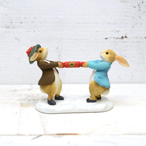 ピーターラビット フィギュア（Peter Rabbit & Benjamin Pulling a Cracker）A30180