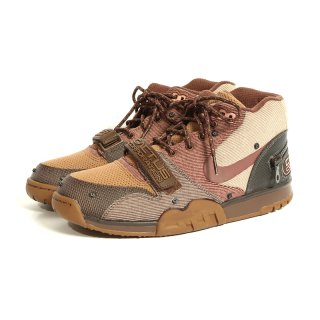 TRAVIS SCOTT×NIKE<br>AIR TRAINER 1 SP<br>ARCHAEO BROWN AND RUST PINK