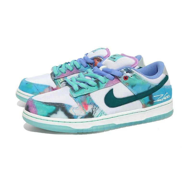 FUTURA × NIKE SB DUNK LOW | ホワイト&ジオードティール FUTURA × NIKE SB DUNK LOW | ホワイト&ジオードティール