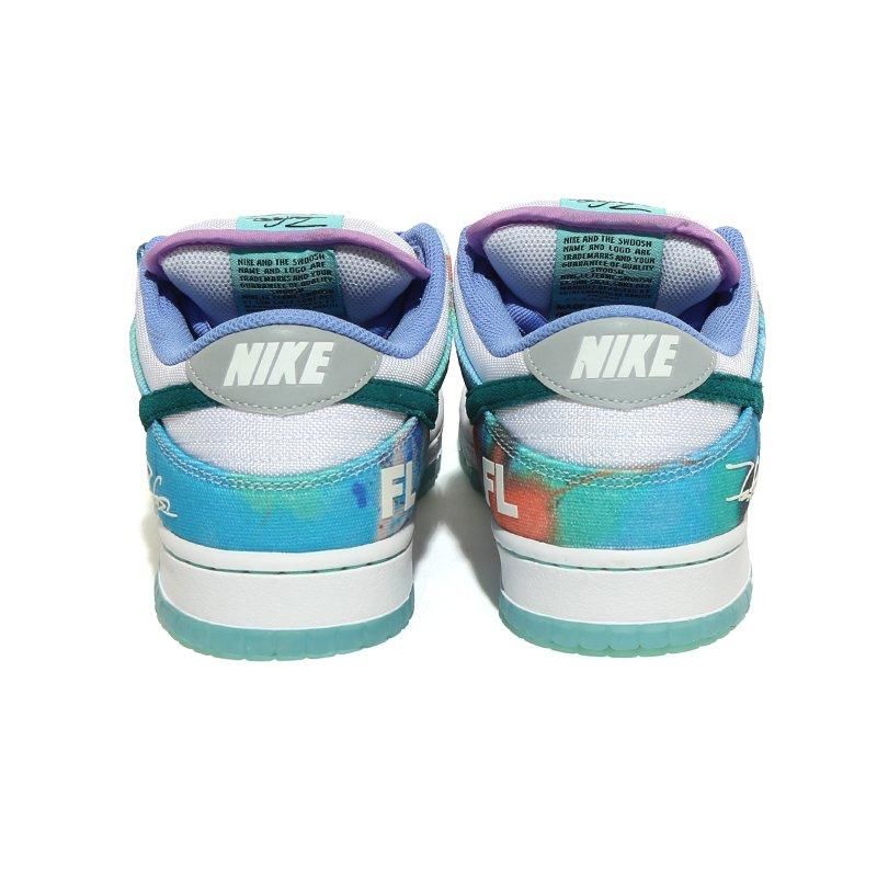 FUTURA × NIKE SB DUNK LOW | ホワイト&ジオードティール FUTURA × NIKE SB DUNK LOW | ホワイト&ジオードティール