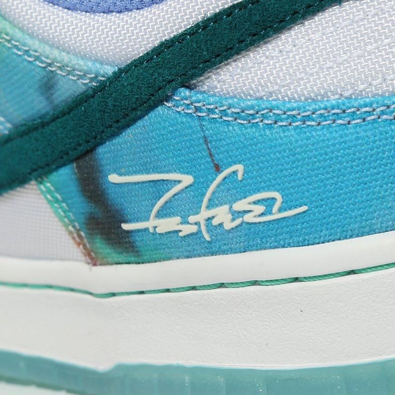 FUTURA × NIKE SB DUNK LOW | ホワイト&ジオードティール FUTURA × NIKE SB DUNK LOW | ホワイト&ジオードティール