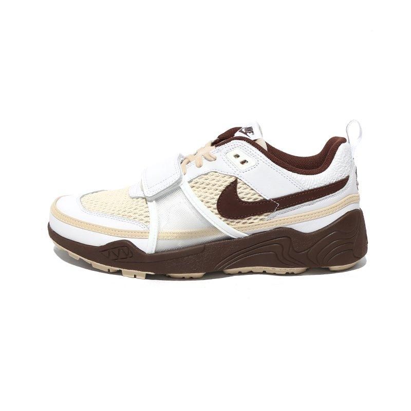 NIKE×Travis scott☆zoom field jaxx スニーカー【UK発】 Nike x Travis Scott 'Zoom Field Jaxx' スニーカー | ホワイト