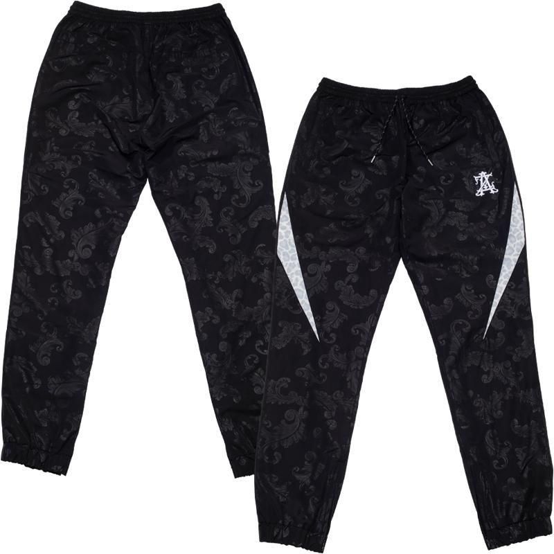 NERGY ナージー　ナイロン　セットアップ　ブラック NERGY（ナージー）の「【speedo】UV ステイフィットノットジップ