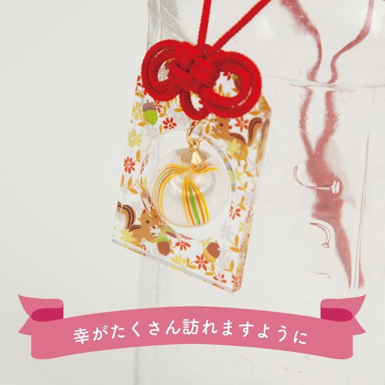 和テイストいっぱいのチャームです。