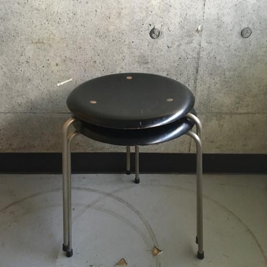 Arne Jacobsen 『 Dot stool B 』designed for Fritz Hansen