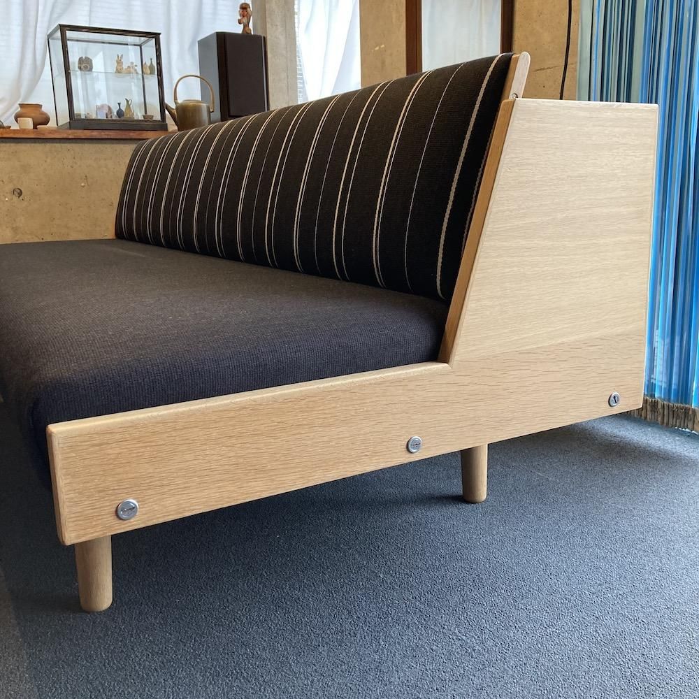 Daybed ”GE6 Oak” Designed by Hans J. Wegner for GETAMA