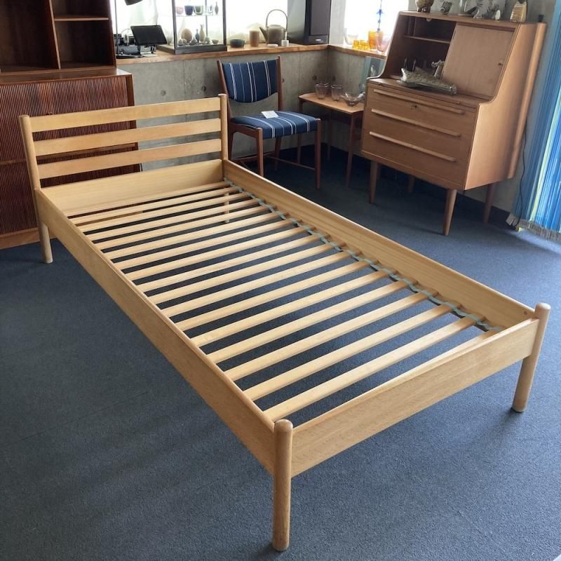 Oak Bed ”RY401/100”, Hans J. Wegner, RY Mobler - 北欧家具 hisagu Oak Bed ”RY401/100”, Hans J. Wegner, RY Mobler - 北欧家具 hisagu