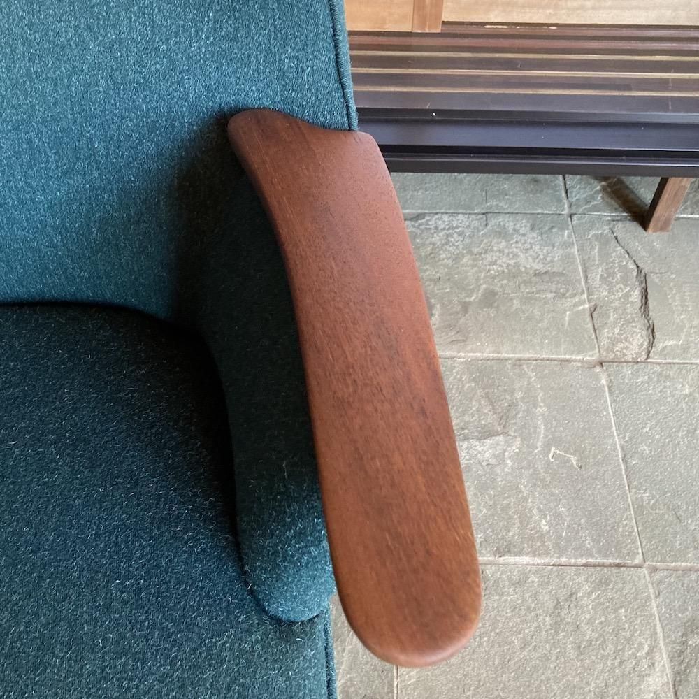 Hans J. Wegner, Mama Bear Chair『AP-27』, AP Stolen, Denmark Hans J. Wegner, Mama Bear Chair『AP-27』, AP Stolen, Denmark